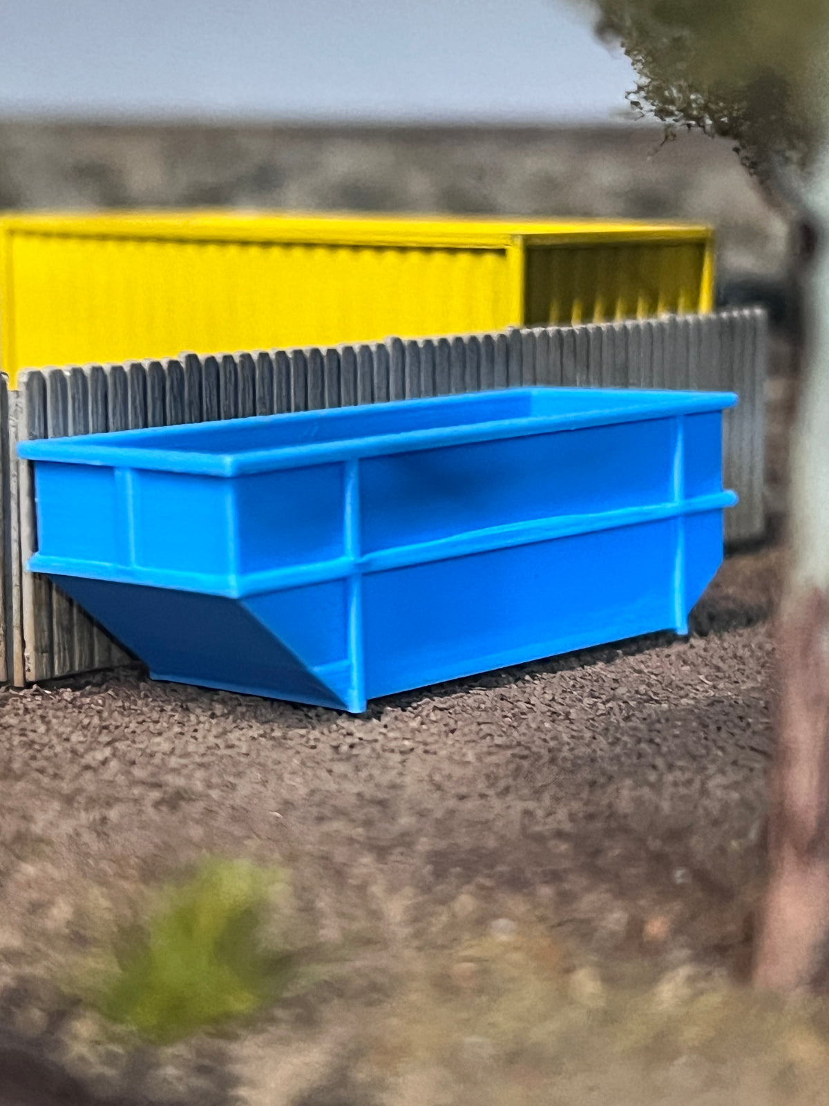 HO scale 10 cubic metre skip bins, pack of 2, blue, model railway scenery