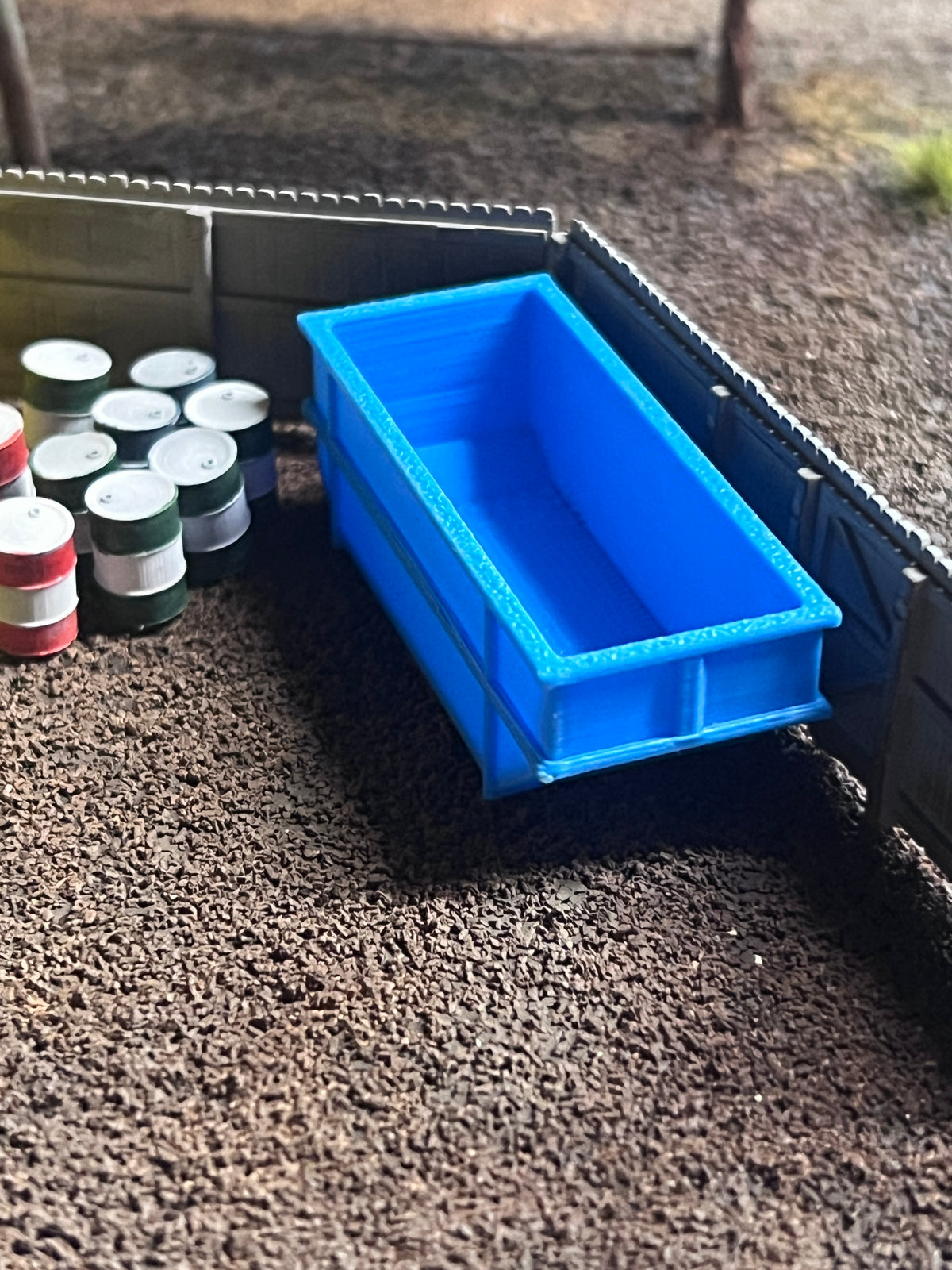 HO scale 10 cubic metre skip bins, pack of 2, blue, model railway scenery